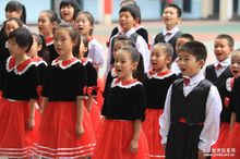 纬一路小学合唱队 纬一路小学合唱队